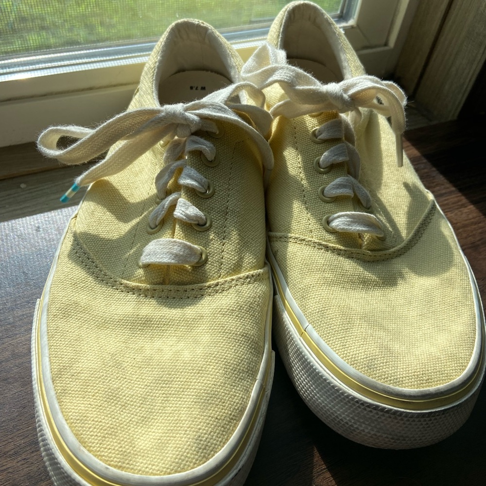 Tom’s Women’s Size 7.5 Yellow Alpargata Fenix
